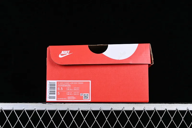 All categories Nk SB Dunk series Nk SB Dunk Low low-top sneakers F version Nk Dunk Low beige gold hook SB low-top sports and leisure sneakers DX5930-001